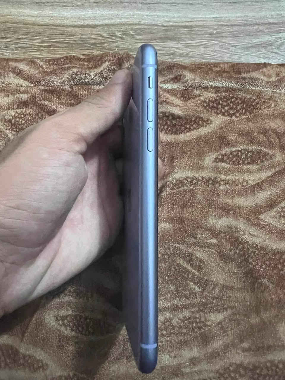 للبيع ايفون ١١ذاكرة١٢٨ بطاريه٩٤ سعر٣٠٠ رقمي***********
