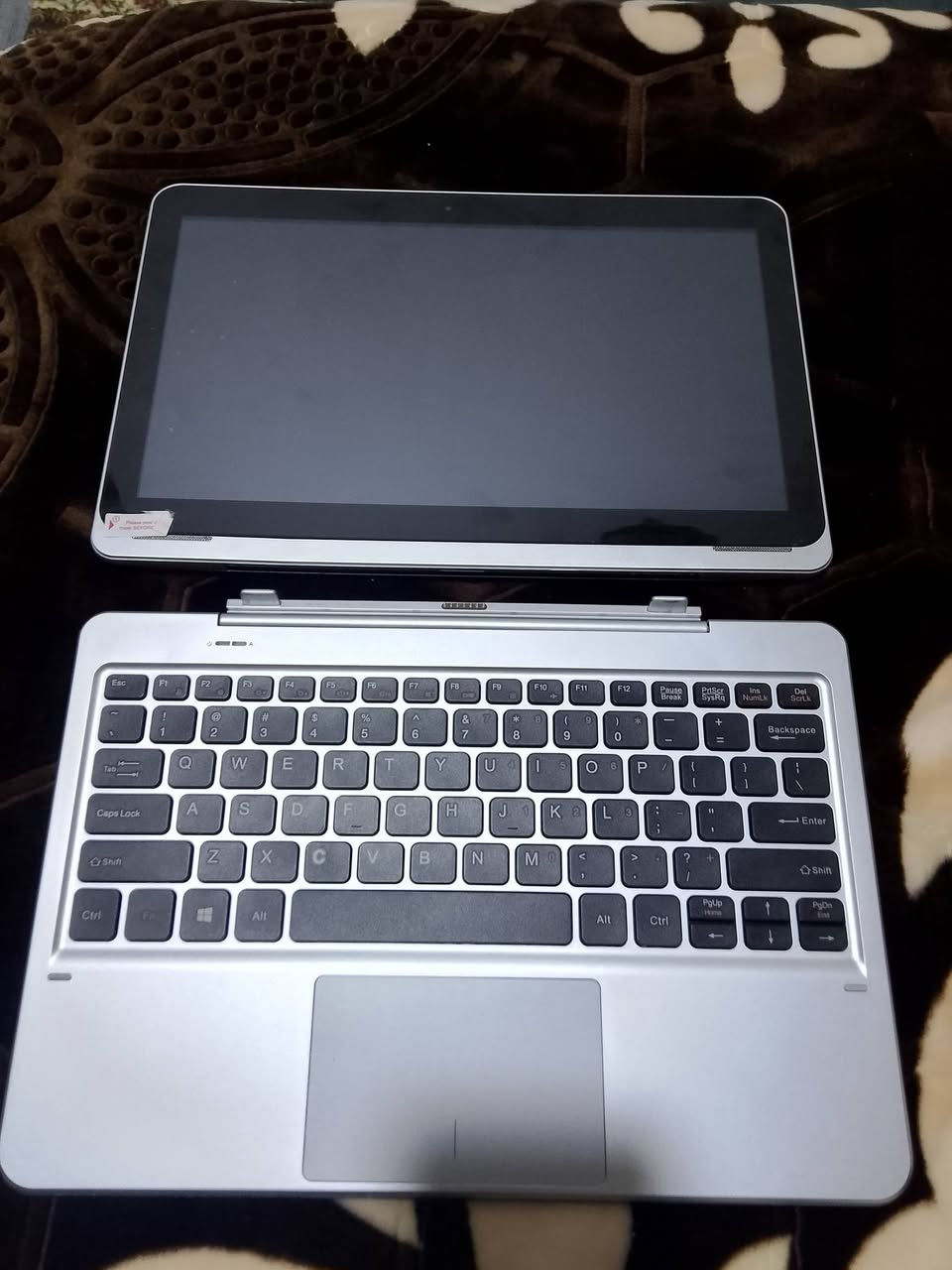 السلام عليكم  لوب توب جديد ينفصل يصير ايباد لمسه خفيف كلش البطارية 🔋
 9000 
السعر 170وبي مج


**إذا كنت صاحب هذا الإعلان وتريد حذفه لأي سبب، رجاءا أرسل رسالة إلى الدعم الفني**