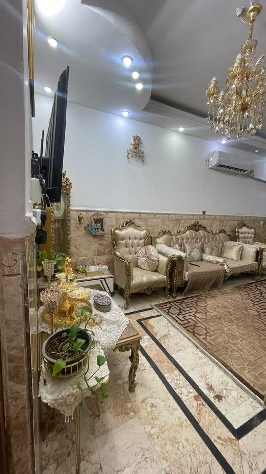 السلام عليك بيت للبيع مساحة 100 (وجه5 نزال20) شارع سنتر حي اور خلف لحوم ابو سجاد للاستفسار رقم ‭***********‬
