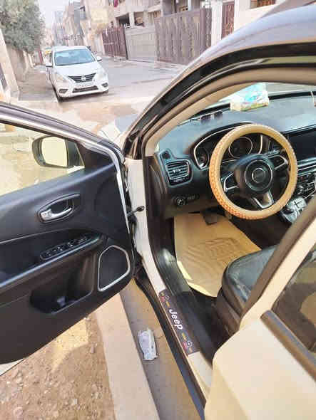 السلام عليكم
جيب كومباس لمتد 2018 اللون ابيض
توو كلر قماره سوده بلادي فول مواصفات عده البنوراما
شاشه جبيره
كشنات جلد كهرباء 
تشغيل عن بعد
اوتو ستوب
اشاير بلمري
ويل كب كروم
ضررها جاملغ وبنيد 
صور حادث بالمنشور
السعر ١٣٠ ورقه مكان الدوره شارع ٦٠ ابو يوسف ***********
