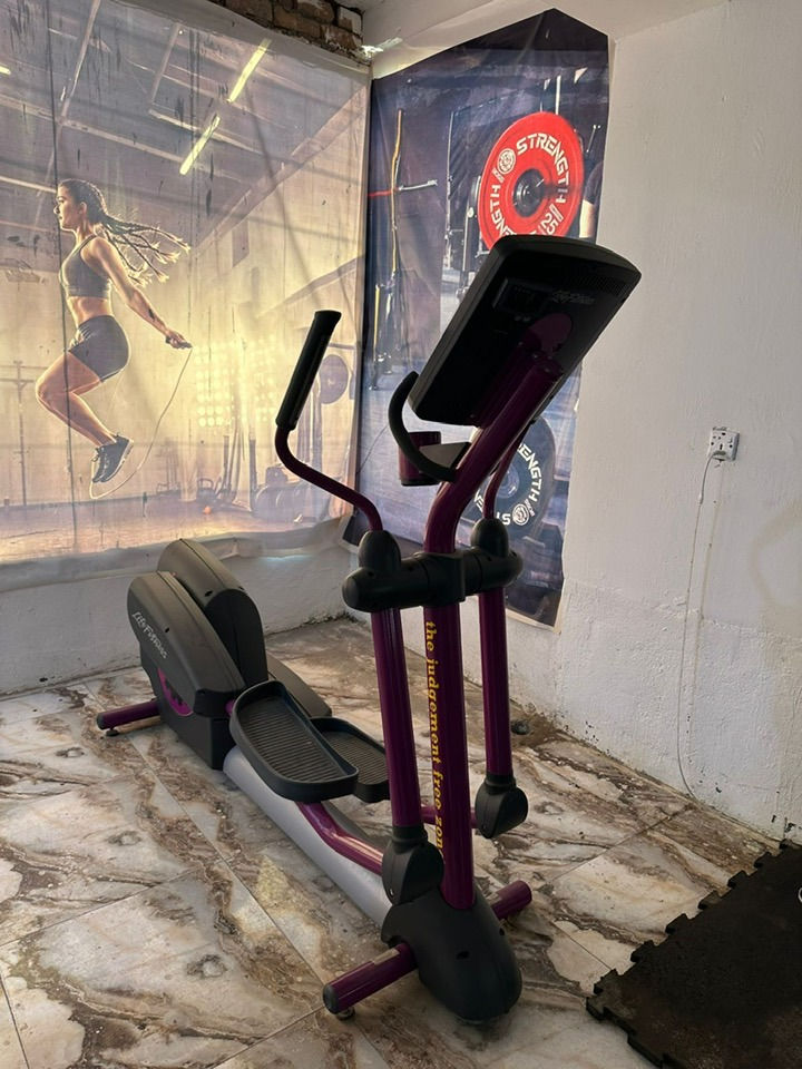 جم نسائي للبيع
للاستفسار الاتصال على الرقم 

‭0782 373 4130‬
