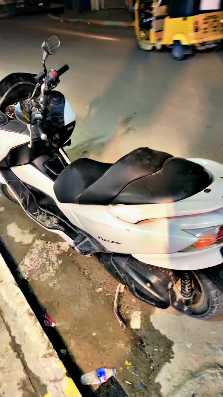 سلام علكيم فورزه 0/10 للبيع تحتاج ترتيبات السعر 800 بيها مجال ابيع كوم حديد ***********
