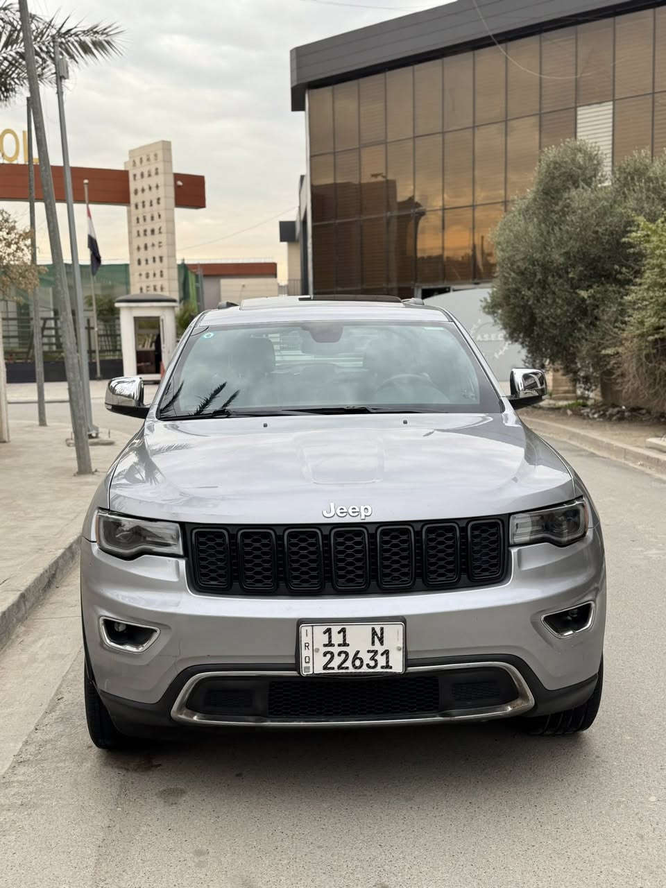 جيب 2016  لمتد  سعرها 175
جيب 2016 لمتد سعرها 175
ماشية 98

الموديل:2016 

المحرك : V6.  3.6L .  لا تبخير ولا تنقيص نضيفه

سياره كلين  داخله مياه امطار لا حادث  ولا تبديل مكفوله
بيها طخه بل باب كلش بسيطه

المواصفات :

• تحذير النقطة عمياء ⚠ .

• ويل قياس 20 انج .

• انارة متحركة .

• شاشه كبيرة . 

• نظام الخرائط (GPS) .
. 

• المصابيح الأمامية زنون .

• كشافات الضباب زنون .     

• تشغيل عن بعد .

• صندوق كهربائي ..

• حفظ وضعيات الجلوس (ميموري) . 

• المقاعد الأمامية كهربائية ... 

• حساسات خلفية . 

• كاميرا خلفية دوارة.
. 
• مانع تصادم خلفي .

• ابل كاربلي وايرلس . 

• محدد سرعة . فتحت سقف

• نظام التشغيل والاطفاء الاوتوماتيكي ( Auto Start System. )

• ⁠مري قلاب

• اشاير مري 

• وضعيات قيادة

• ⁠شفتات ستيرن

• ⁠داخل اسود ملكي

• ⁠سيستم سماعات

• ⁠هزة وسنوية جديدة

• ⁠سيارة بسمي مداور ثاني يوم

• ⁠تايرات جدد + صدر امامي خلفي جديد 

سياره كلش جديده •مكانها بغداد زيونه ***********
