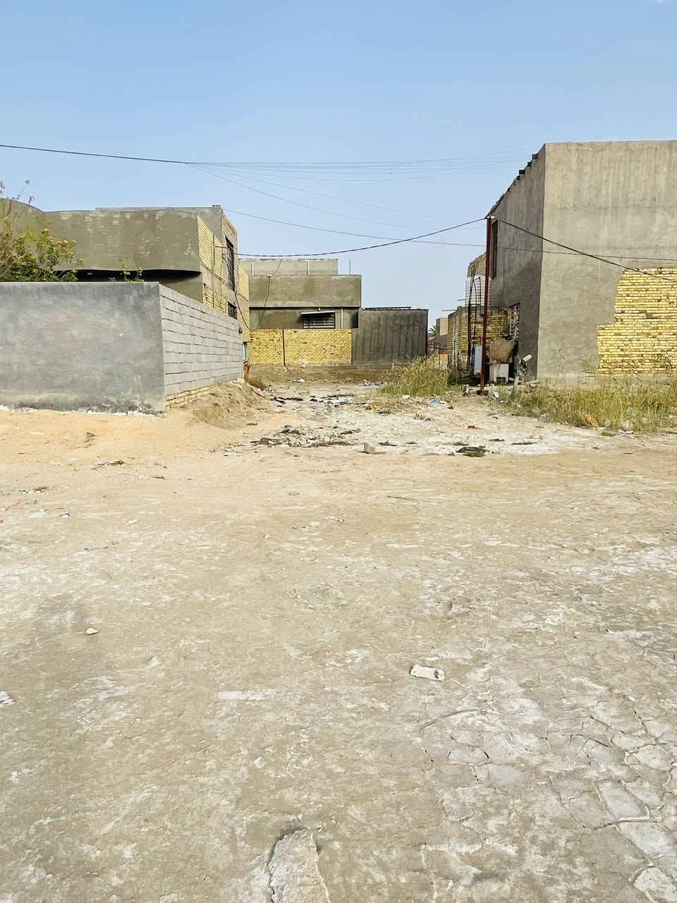 ***********السلام عليكم قطعه للبيع مساحه 260 متر سند 25 العنوان الحمزه الغربي منطقة العلاك خلف بانزين خانه العلاك
