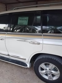 لاندكروز 2009 بغداد 6 سلندر كفاله عامه  محرك وكير مكفولات 07804697988