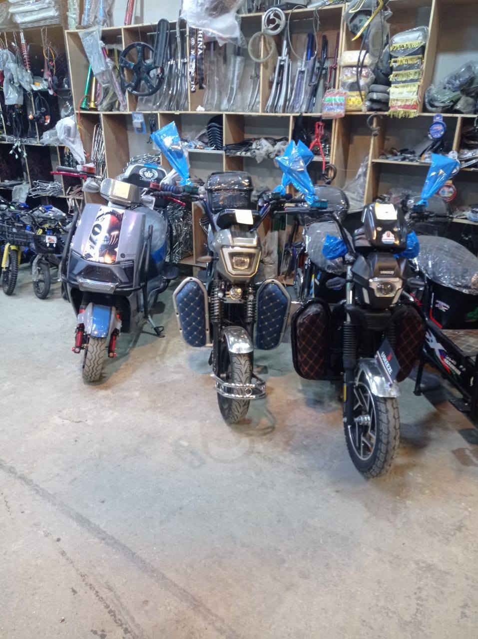 بسم لله تم توفير دراجات شحن مستخدم. اخو الجديد

فقط لدا معرض وورشة انوسي زورونا تجدو كل ماهوئ جديد

دراجه الاخوين. 5 باتري مواصفات بصمه

دراجه الولي. 6 باتري 

دراجه الاوسكيزي.  5 باتري

دراجه الماسه موديل 2025. 6 باتري

جميع الدراجات نضافه واحد علئ واحد

العنوان قرب مول الفلوجه قرب عمارة الجميلي

للستفسار.  ***********.  بأدارة ابو انس
