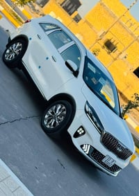 سورنتو 2019 رقم بغداد  خليجي مكفوله ضربه وصبغ وتبديل  محرك 6 سلندر 7 ر...