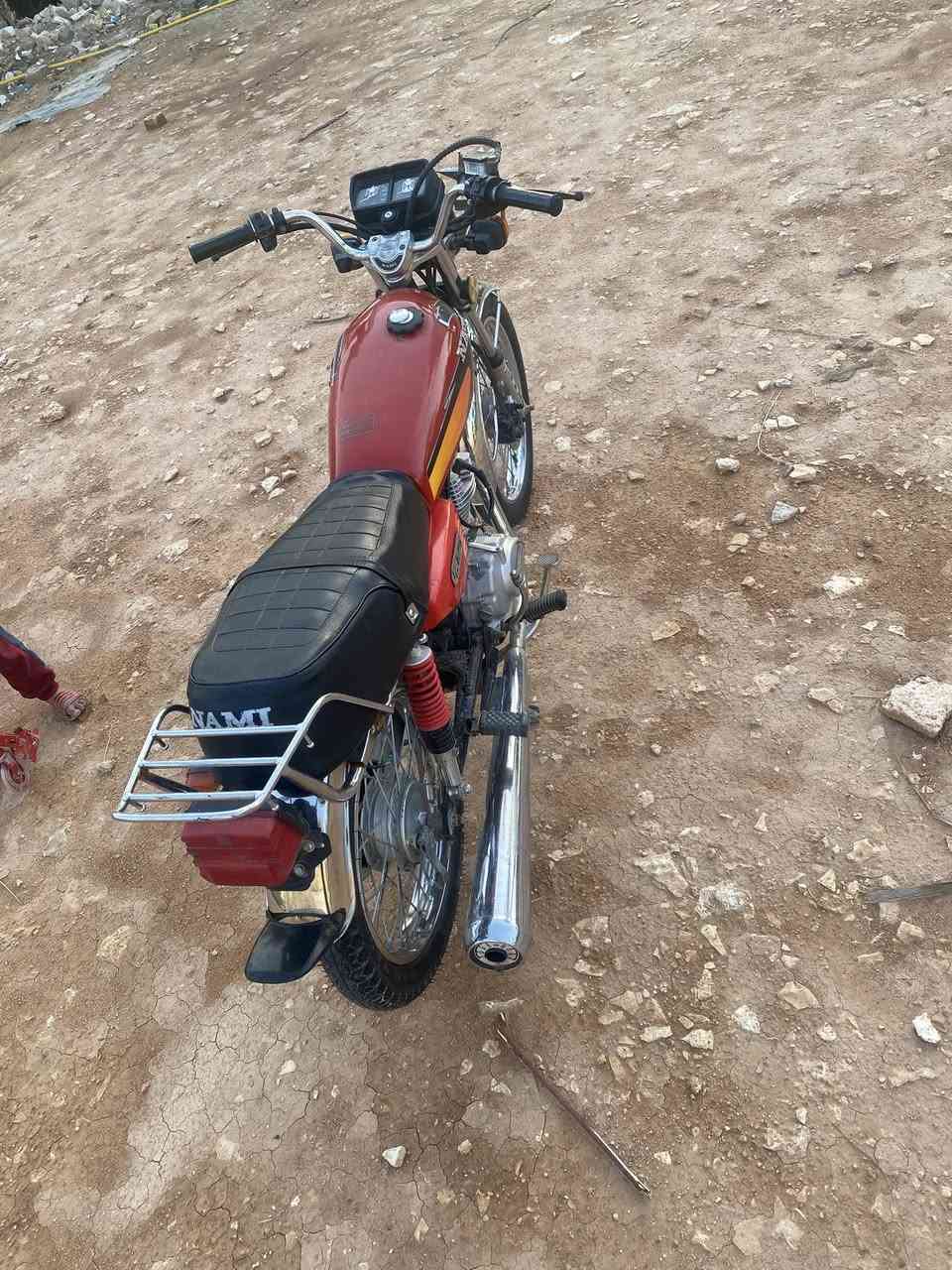 سلام عليكم اربعه كير للبيع مديل ٢٢ مقدم دسك وكيله العارضي  المكان  كوفه للستفسار ***********
