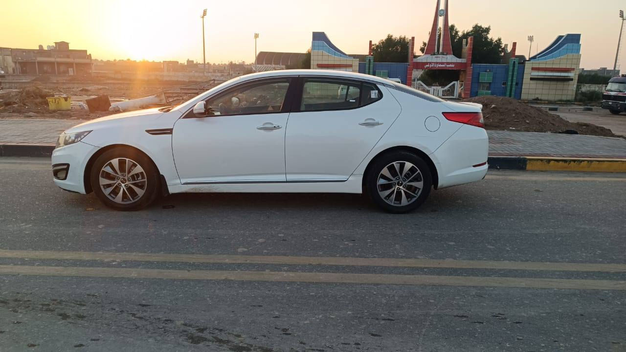 السلام عليكم اوبتما 2014 خليجي مكفول مكينه كير تبريد بيهه طخه خفيفه بالجاملغ الامامي هلال الجاملغ فقط 
مكانه السماوه السعر 148وبيه مجال
***********
