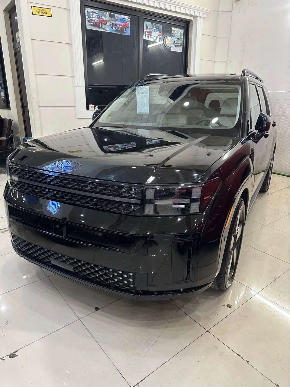 هيونداي سنتافي فول مواصفات ٢٠٢٥ داخل بيجي 
سقف دبل سلايد سبعة راكب رادار ٣٦٠ كاميرا ٣٦٠ 
شاشة طويل دجيتال كشنات تدفئة وتبريد بصمة شغال دخول ذكي قيادة ذاتيه تحديد مسار مواصفات ١/١
ضرر تبديل ٢ قطعتين بلادي نفس لون باب جملغ طرف سكن يعني دعامية للدعامية بدون صبغ بدون دواخل بدون ارباك سعر كلش مناسب فقط ٢٣٥
مكان اربيل تترقم اربيل سليمانية دهوك 
رقم كاتي مؤقت 
*********** واتساب أربيل, العراق

