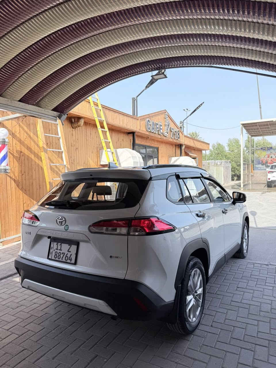 السلام عليكم
كورلا كروس 2025 هايبرد 
ماشيه 16 الف 
ب27 ونص وبيه مجال 
***********
