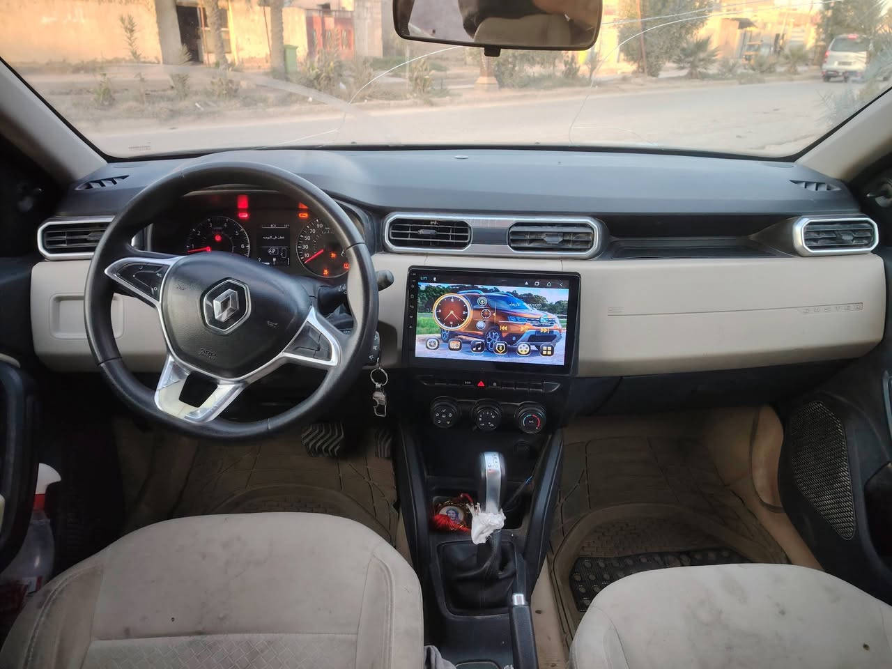 سلام عليكم سياره رينو للبيع مديل 2019 رقم السيارة كربلاء السعر 80 بيها مجال سياره كامله تخم تاير حداديه مكينه وكير سيارع كامله العنون ذي قار قضاء الغراف الرقم ***********

