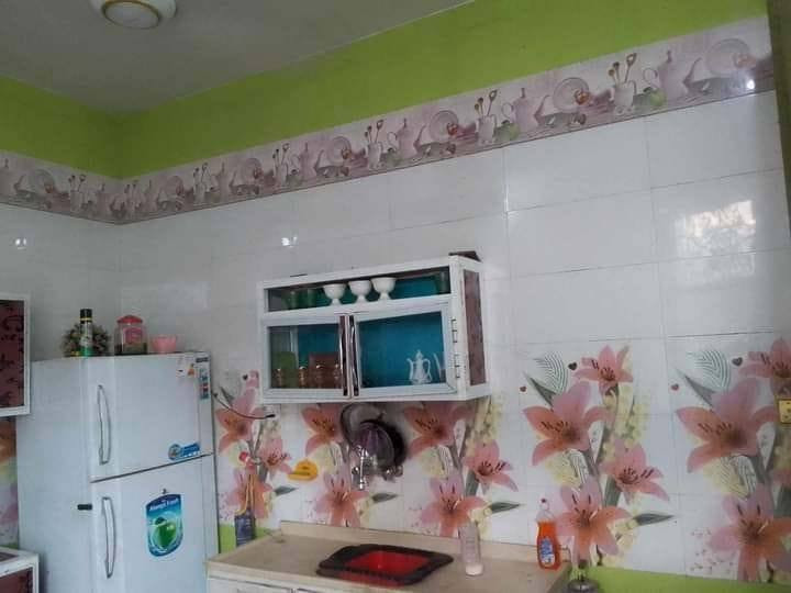 الدار للبيع الدجين شارع حجي كشكول كل خدمات متوفره 
 غرفتين وصاله ومطبخ سيراميك للسقف ايطالي بصمتين 
 وديوانيه 7 امتار وحديقه 8 طول وعرض 3   وساحه كرانيت 9 متر طول وعرض 3 ونص وترك جبير طابوك 
بيتونه طابوك وسيارتين طابوك فوك السطح وشبابيك للقاط الثاني بعد مابانيهن 
***********
