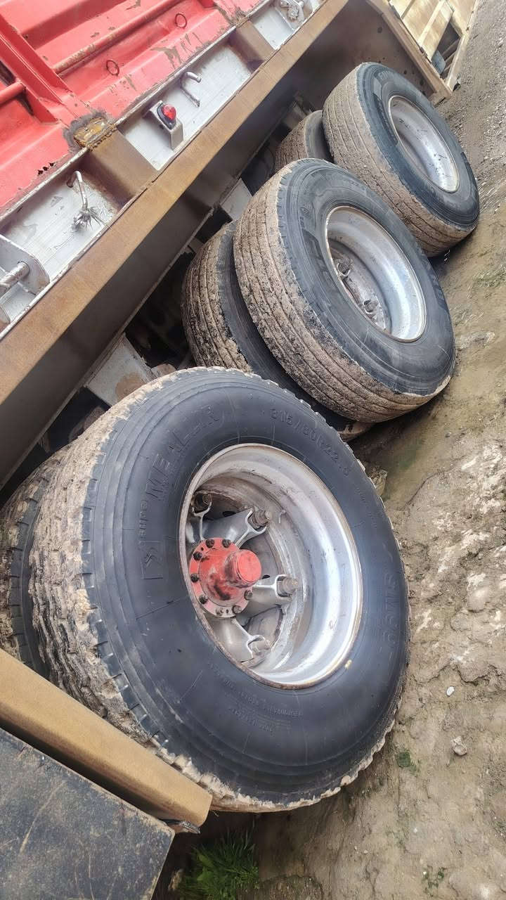 السلام عليكم ورحمة الله وبركاته للبيع عربانه شاصي محلي شرط
كفالا عامه الطول 12متر و30
والارتفاع 180 جاهزه عل شغل
توير نظاف حيل كهرب بريك كامل شرط كلا شقال صنديك مطبخ تانكي ماي ثلاجه جادر جديد شتوي عربانه جاهزه عل شغل
العنوان موصل اخوكم ابوثامر مكلف بنشر للاستفسار الاتصال
***********☎️ 
*********** ☎️
