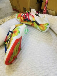 ملابس • توصيل