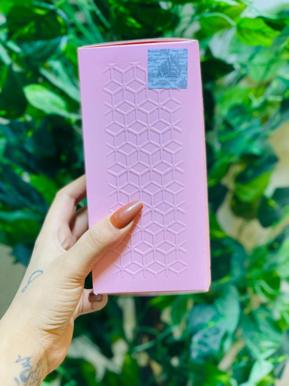 NOW PARFUM 
عطر ناو النسائي الإماراتي 🇦🇪 الأصلي 💯💯💝🖐️
اخذيها كلمه مني يومية راح يسألوج شنو اسم العطر الي مستخدمته 😌✌️
عطر من ناو NOW 
من العطور الي ترشيها وريحته تبقى تمشي وراج 😅
 ثابت ع الملابس ♥️

السعر 20


**إذا كنت صاحب هذا الإعلان وتريد حذفه لأي سبب، رجاءا أرسل رسالة إلى الدعم الفني**