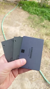 كمبيوتر • متوفر • للبيع