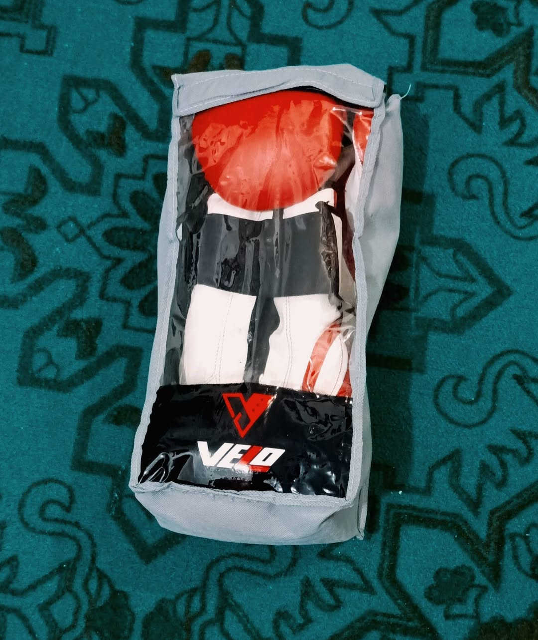 قفازات ملاكمة اصلية
قفازات ملاكمة قطعه نظيفة جدا صناعة باكستاني نوعية جيدة قياس small 
تصميم انيق ومرتب بطانة اسفنجيه لامتصاص الضربات وحماية اليدين خامة حلوة ومريحة للكفوف توفر حماية اساسيه لليدين والمعصمين التبطين الموجود داخل القفاز يمتص الصدمات يوجد توصيل لكافة المناطق والمحافظات التوصيل مجاني 
للتواصل خاص او على الرقم ***********
