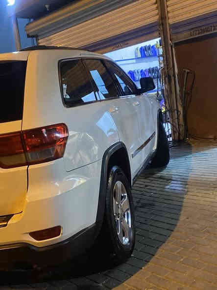 السلام عليكم جيب لاريدو موديل 2011 خليجي بيها صبغ صفحةالسايق بسبب ضربه داخل العراق بدون تبديل صبغ ميسان  علي الغربي السعر 160 بيها مجال لسد نواقصها *********** رقمها بغداد
