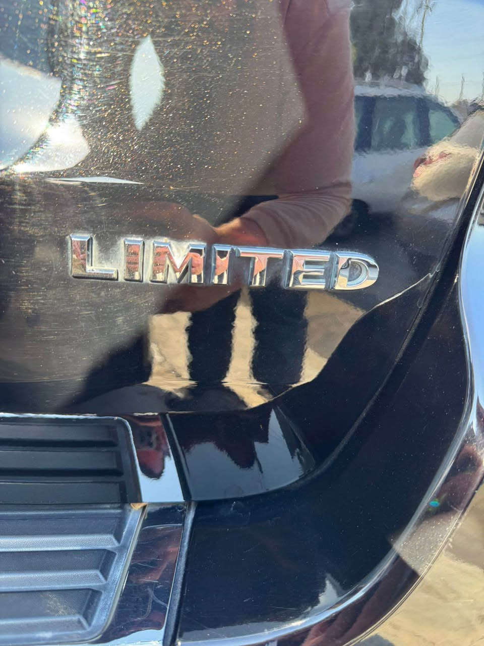 Jeep grand Cheroke limited
Modil 2017
 مواسەفات ئەمریکی  کلین تایتڵی لیمتدی بێ سلایت 
دەبڵ ئەکسل و شەغال کوشن جلد و میمۆری و کوشنی پێش و دوا هیتەر و سوکان هیتەر وشاشە گەورەو  ئۆتۆ ستۆپ و گێری. سوکان و بلاجکتۆرو. لایتەکانی لیدو زینۆنی بیلادی و کامێرەو حاسەو. دژەخلیسکئن و سندەق شەفت وچەندین مواسەفاتی تر. سەیارەکە بئ بۆیاخ دەعامی. بۆدەعامی. بئ کرانەوە. گیرو مەکینە. لۆک. چوار تایەی تازەی لە ژێرایەسەنەوی تازەی ٩٢،٠٠٠ مایل ڕۆیشتووە
شوێن سلیمانی
*********** السليمانية, العراق
