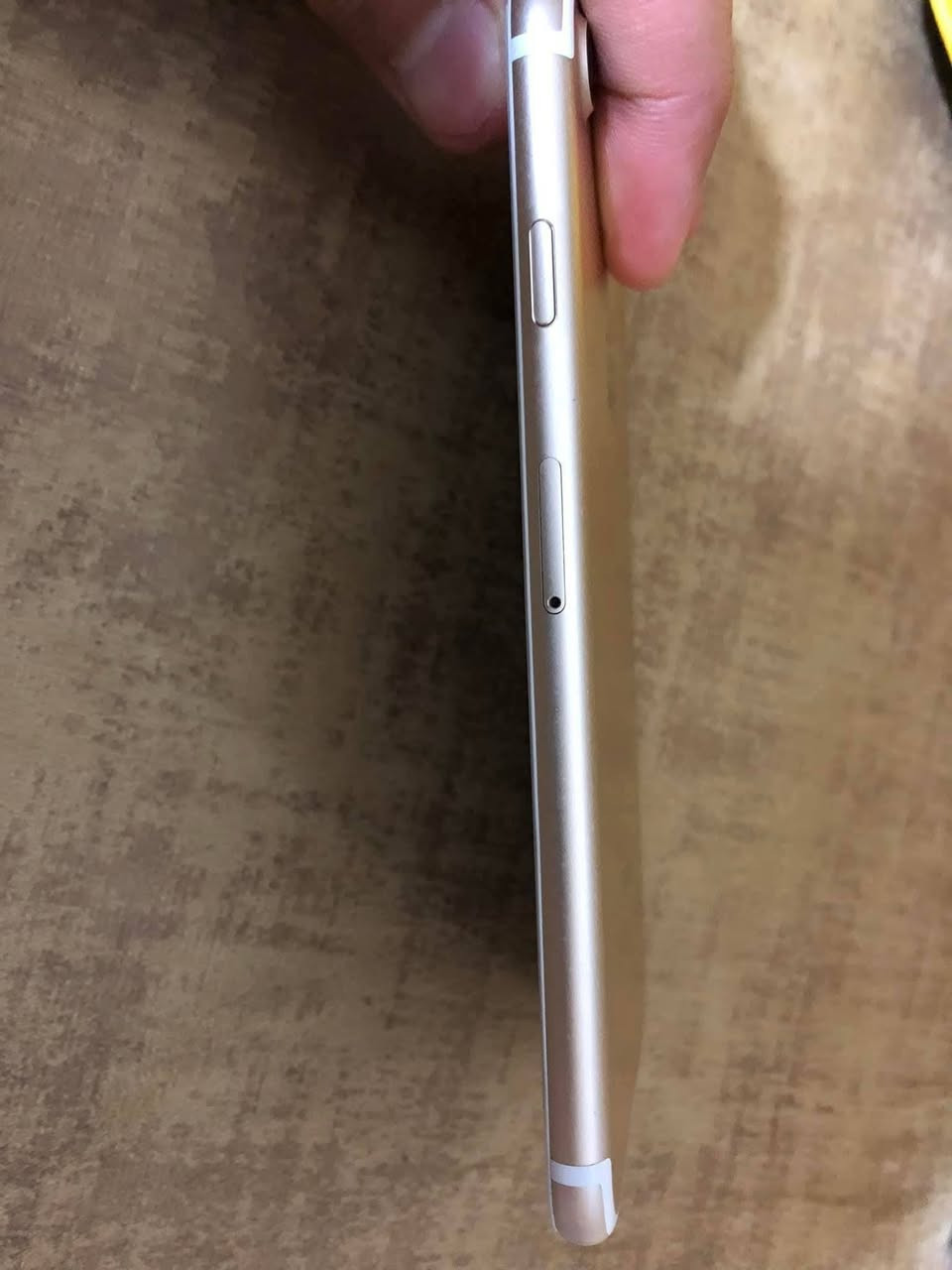 السلام عليكم للبيع
ايفون 7 
الذاكرة / 128 أعلاه ذاكره
النموذج / M
البطارية / 79
الجهاز ما مبدل  
الجهاز كله شغال 
ومحافظ عليه وعلى ايدي 
السعر 100 الف وبيه مجال للطيبين 
العنوان بغداد 
للاتصال / ***********
