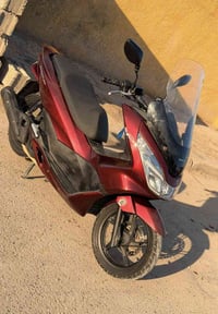 دراجه pcx 150  الجيل الثاني ياباني الاصلي Jk  ومكفوله كفاله عامه برغي ...