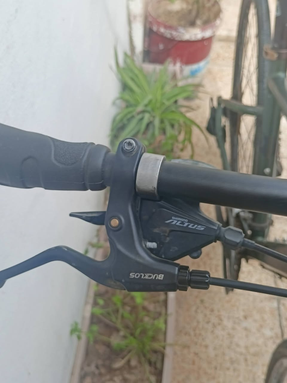 السلام عليكم ورحمة الله 
گرفل سكوت 
سستم شيمانو التوس 
9*3
الحجم 28 
دراجة على وضع حاويه بيها نقوصات بسيطه 
السعر 185 الف 
رقم الهاتف ***********
العنوان الموصل الايمن متوفر توصيل جميع المحافظات
