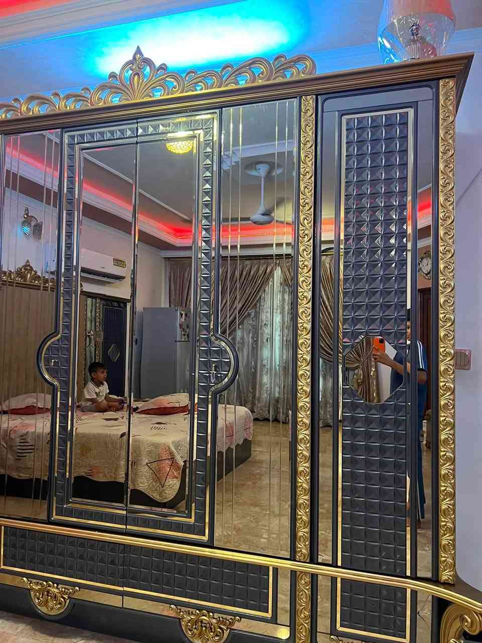 السلام عليكم ورحمة الله وبركاته
غرفه نوم تركي للبيع 

السعر مليونين 
 المكان بغداد حي الجامعه 
للتواصل خاص او واتساب ***********
