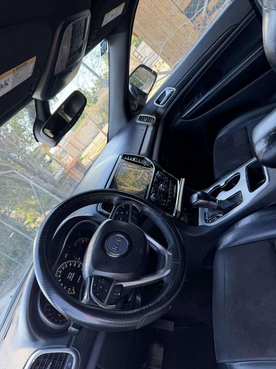 سلام عليكم جيب ٢٠١٩ بلاك توب فتحه شاشه جبيره كشن تادفئه + كهرباء  أمريكي بيه صبغ قطعتين  سياره مابيه اي نقص جاهزه  السعر 22000$ يعني دفترين و٢٠ ورقه للستفسار *********** مكان بغداد السيديه
