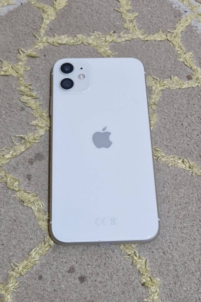 اي فون ١١ العادي ذاكرة ١٢٨ مبدل شاشة او فيس ايدي واكف السعر ١٧٠ ألف قفل *********** شراي اتصل مكاني بغداد جهاز نظيف كله شغال
