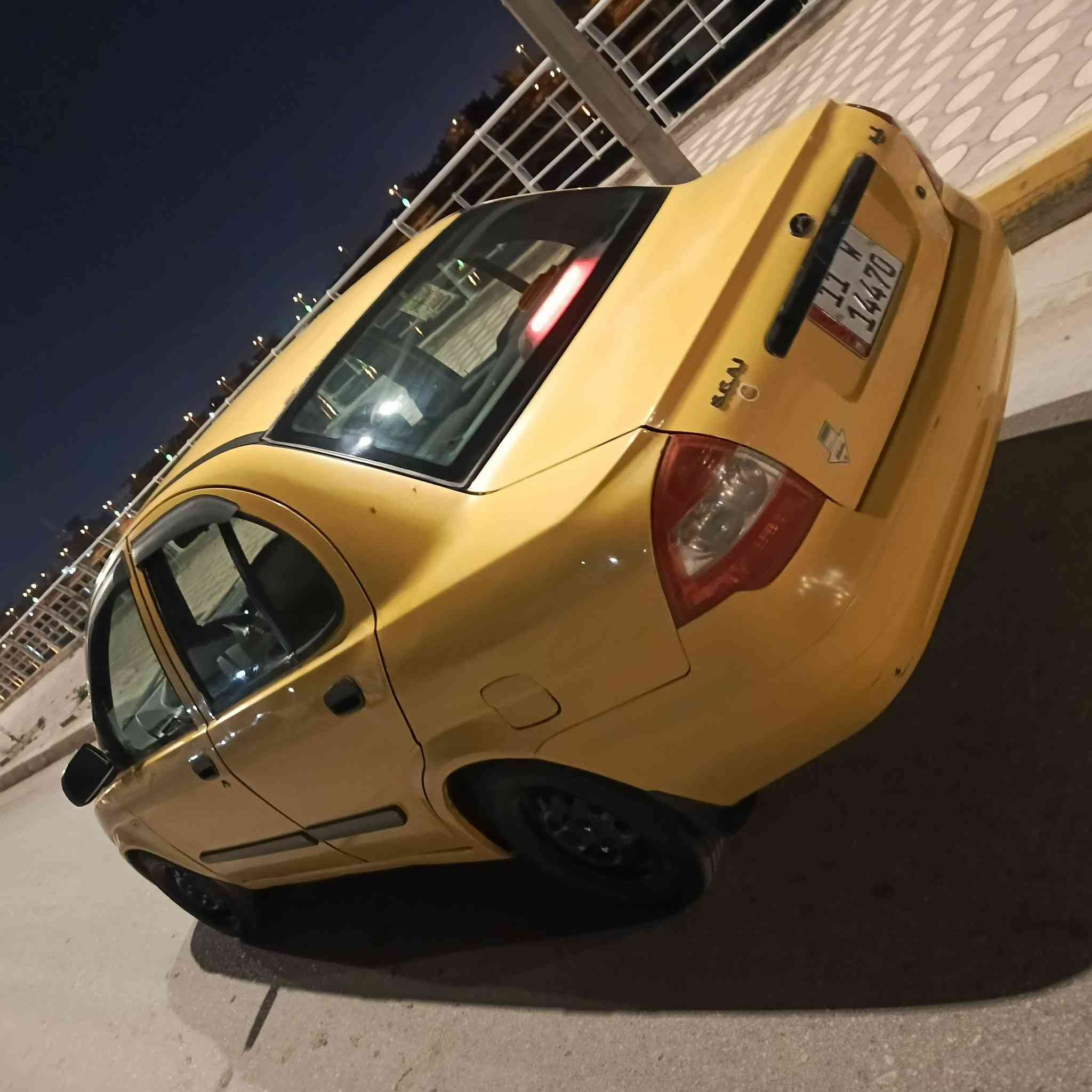 سلام عليكم سياره طيبه قطعه وحده صبغ والباقي كفاله عامه رقم بغداد انكليزي كبل اسويلك عقد مروري ويه راعيه مصفره هيئه وغرامات مكينه كير حداديه تدفئ تبريد تخم تاير كله مكفول السعر 35 وبيه مجال للستفسار اتصل ***********
