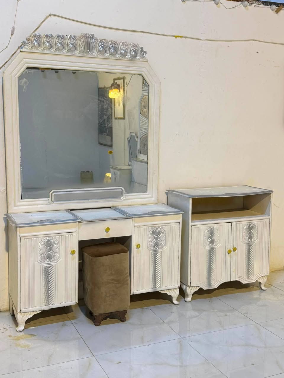 غرفه بيضه صبغ حراري
السعر ٨٠٠ ٨٥٠ قفل
شد نقل داخل بغداد مجاني 
نضافه ٩٠ 
غرفه حلوه


**إذا كنت صاحب هذا الإعلان وتريد حذفه لأي سبب، رجاءا أرسل رسالة إلى الدعم الفني**