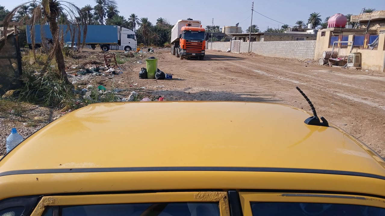 السلام عليكم ورحمة الله 
سايبه 2012
سنوية ل ٢٠٢٣ 
مصفره هيئة وغرامات 
مكينه بيها بداية دخان
كير مكفول تبريد شغال 
مكانها الجمعيات 
السعر ٢٢ وبيها مجال 
***********
