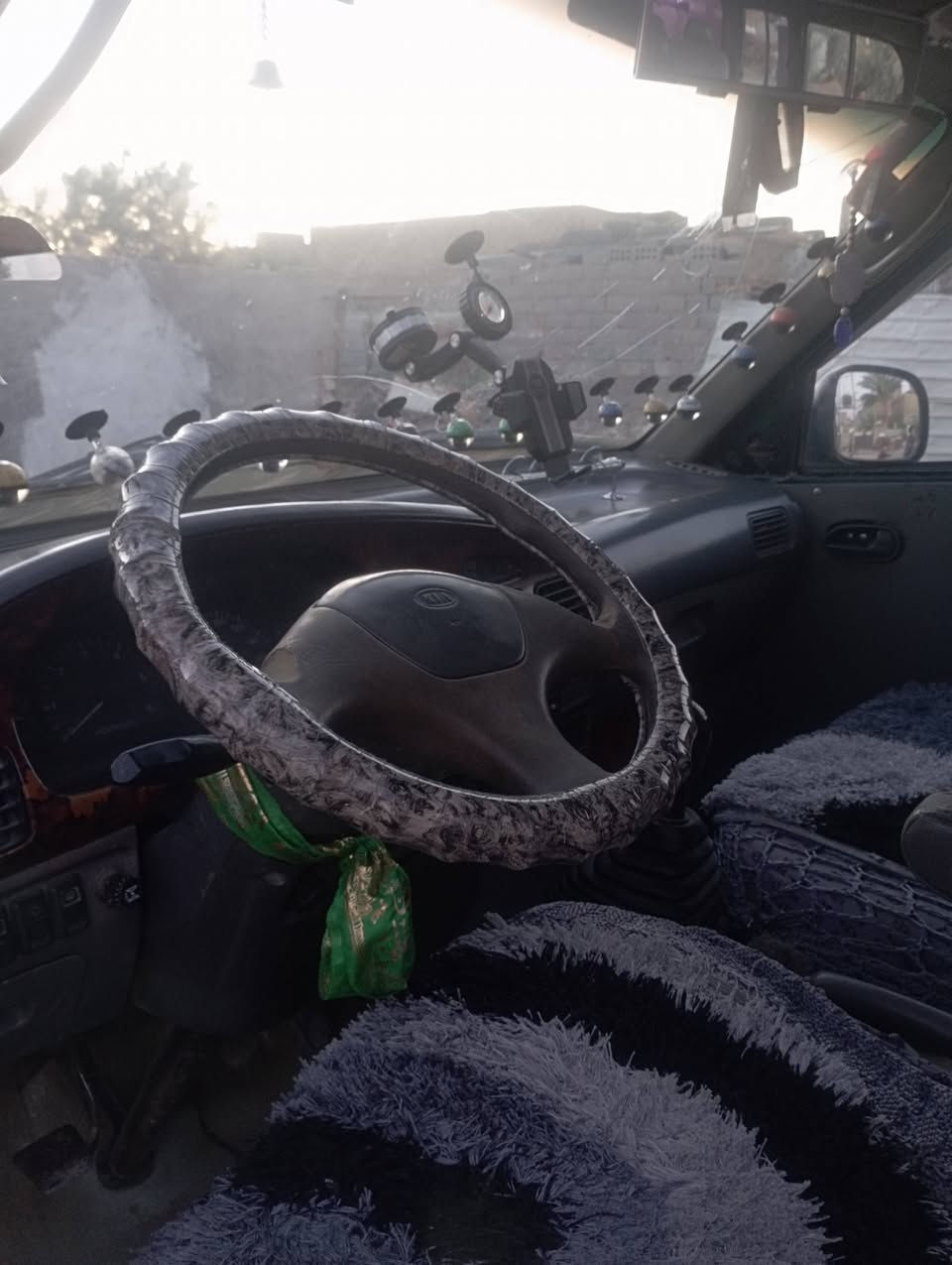 سلام عليكم سياره بريجو للبيع موديل 96 محرك ينقص كير جديد اكسن جديد حداديه جديده مصفره هيئه خط بحث أبو غرق بابل حسين مكان سياره حله أبو غرق سعر 48هل موجود ***********

