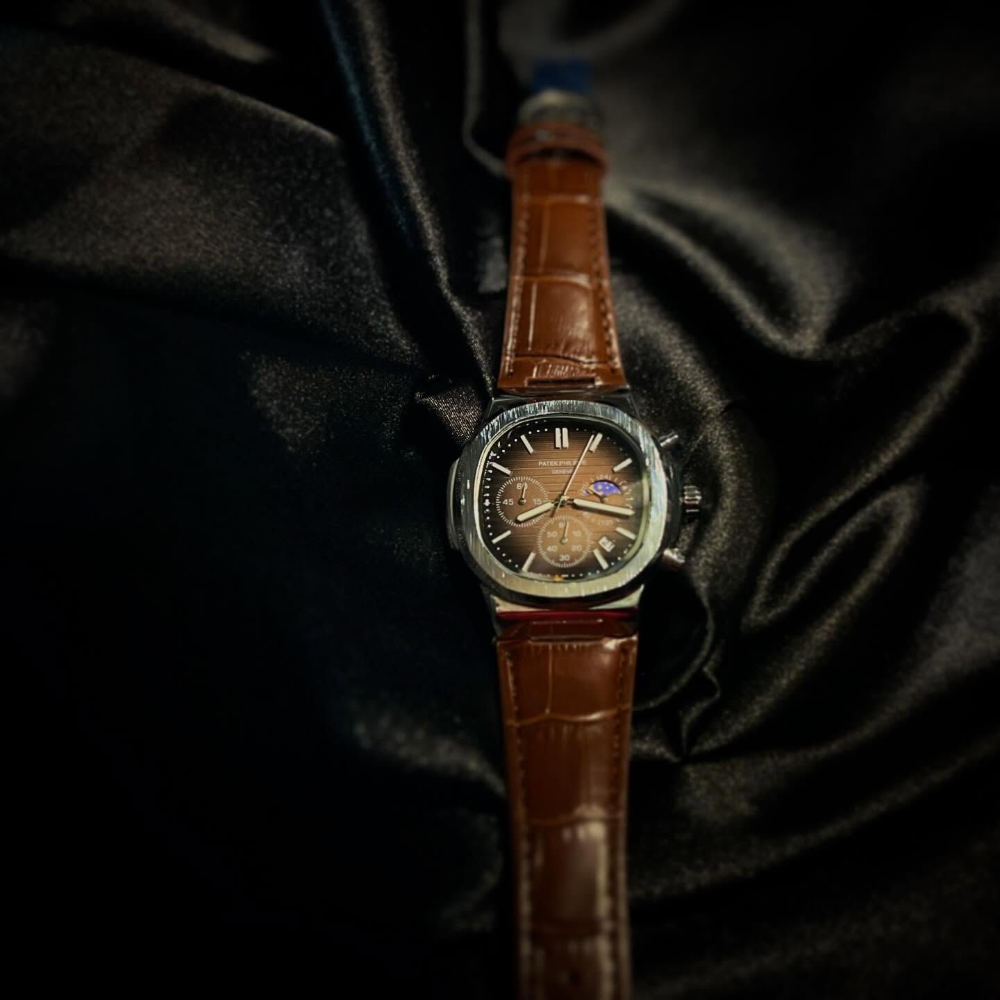 دكّة_الساعچـي⌚️

الفخامة لا تُشترى كل يوم…
لكن عندما تختارها اختار الأفضل.

Patek Philippe Nautilus✨
ساعة النخبة.

متوفرة الآن لدى دكّة الساعچي⌚️ 
للحجز والاستفسار دايركت او على الواتساب📲
يتوفر توصيل لجميع المحافظات 🚚

#اكسبلور #العراق #lifestyle #life #likes


**إذا كنت صاحب هذا الإعلان وتريد حذفه لأي سبب، رجاءا أرسل رسالة إلى الدعم الفني**