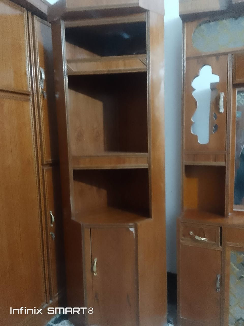 غرفه اخشاب البيع مستخدمه
التواصل ع الرقم ***********
