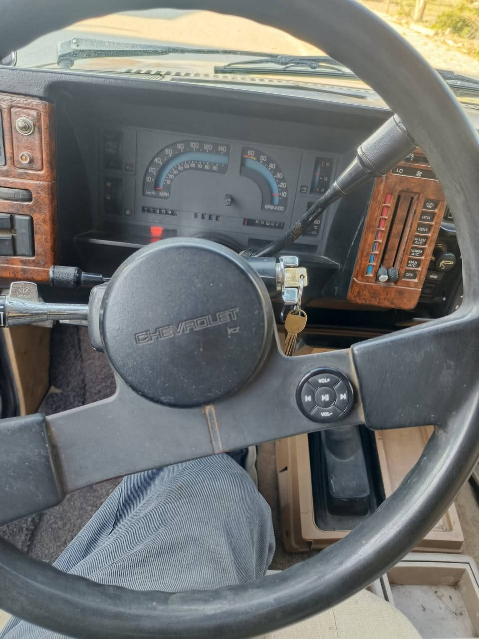 السلام عليكم
شوفر تاهو بلايزر S10 موديل 86 جاهزة من كل شي للاستفسار

*********** يوجد واتساب
