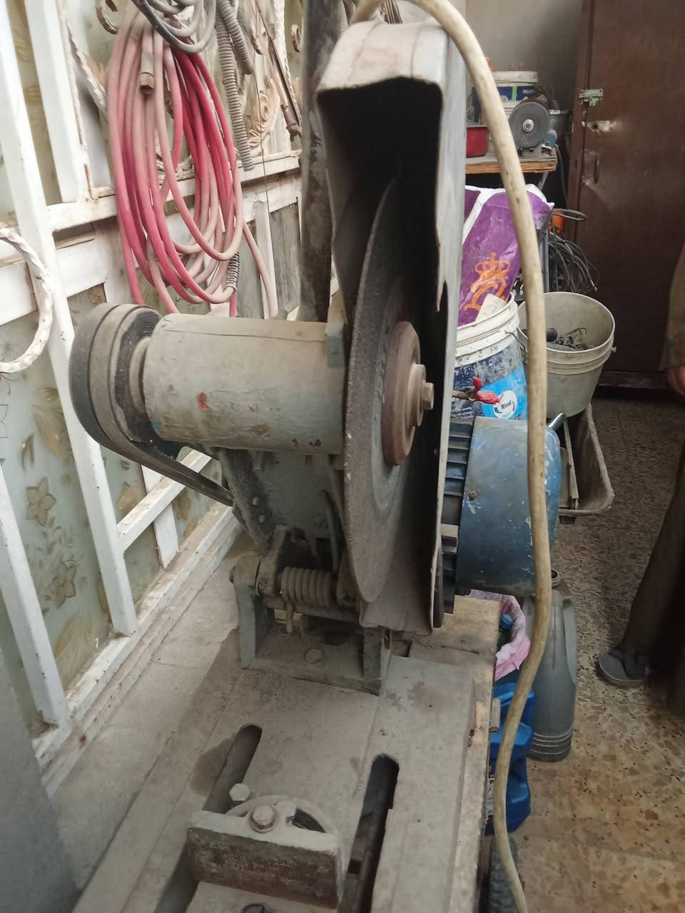 كتر للبيع الحجم 4احصان السعر 150شغال عل الفصح رقم الهاتف ***********
