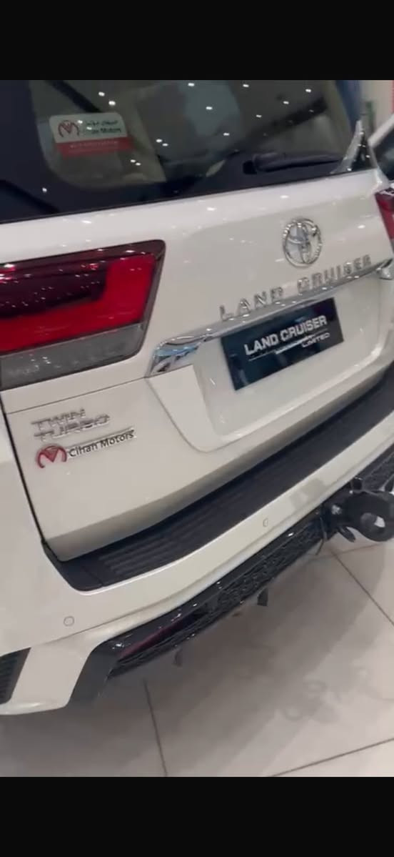 للبيع

لاندكروز GXR ساس 3 شاشات تطبيق موديل 2025 ماشيه 3000كيلو حتى دهنها ما مبدله السياره ضمان شركة ساس السياره بعدها بوضع الزيرو 

مواصفات ال GXR معروفه 
مغلفه بلكامل 
سلايد روف 

بصمة تشغيل و ابواب 

تشغيل عن بعد شاشه كبيره 

عداد دجتل 

جنطه كهرباء داخل جلد 

كشنات تبريد

رادار امامي 

حساس امامي خلفي 

لايت بك لايت LED 

محرك توين توربون 3500

سياره بعدها بحاله الشركه 

رقم اربيل بسمي تحويل ثاني يوم 

السياره رايدها 88500$بيها مجال للمشتري ببسيط للأستفسار الأتصال على الرقم ***********
