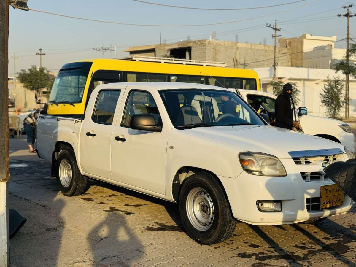 للبيع سيارا مازدا 2008بخ  كير محرك شرط مامفتوح بيها جملخ خلفي طرف ساق بارد  وبيها مكانين بارد السعر 97 وبيها شويه مجال ***********
***********
