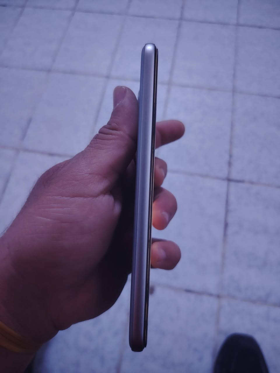 هونر 400برو للبيع نضافه مثل من وضح ل صوره السعر 550 وبي مجال بس بي كسر الزجاج مال كامره الكامره ممتضرره بس الجامه مالتها وصير بسعر جداً مناسب ما الباقي نضيف الرقم وتساب ***********
