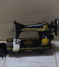 مكينة خياطة • نضيفه • للبيع