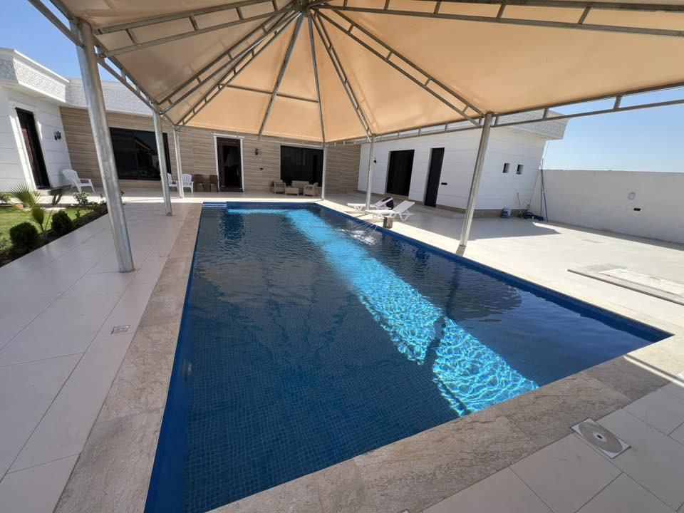 سلام عليكم
مزرعة للبيع مساحة نصف دونم واجهة ٢٦ نزال ٥٠ طابو زراعي سند ٢٥ تحتوي على صالة كبيرة +٢ غرف نوم سويت + مطبخ مفتوح على صالة داخلية كلش كبيرة سقف بل كامل جبس بورد أناره مخفيه هدن لايت حمامات عدد ٣ مسبح كبير ٥ في ١٣ شغل درجة اولى حدايق ٢ سياج خارجي مرمر العنوان الدورة البوعيثة مجمع السفير اي استفسار اتصال 📞 ***********
