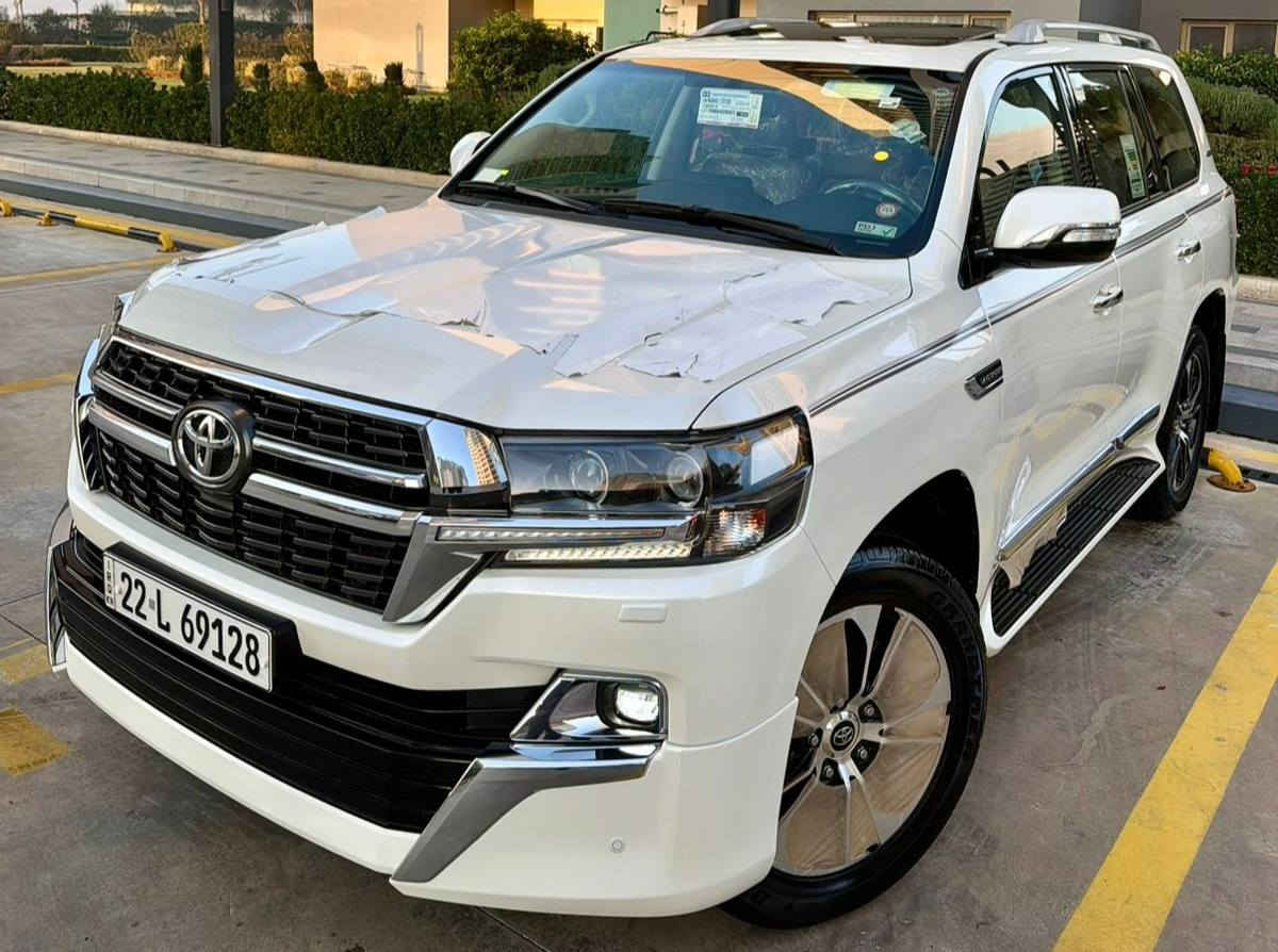 تويوتا لاند كروز 2021  گراند تورينج ماشية فقط 42,000 كم حقيقي 📦 المواصفات الأساسية موديل 2021 المسافة المقطوعة 42,000 كم حقيقي فئة گراند تورينج محرك V6 ست سلندر ناقل حركة أوتوماتيك شركة ساز سيارة بصمة باب أولى كاميرات خمس منها 360 درجة
صالون وكوشنات جلد كهربائية ثلاث درجات
ثمانية وسائد هوائية
ثلاث شاشات
بدون صبغ، بدون بارد، بدون شخوت، بدون حالوب، بدون رمل
السيارة مكفولة كفالة عامة من دعامية إلى دعامية
كل الغراضات الأصلية موجودة
الحالة الميكانيكية
محرك وجير بحالة ممتازة، لم يُفتح
السيارة نظيفة جداً، كل شيء على بلادي
4 إطارات وويل جديد

💎 ســعــر ✅ ::  الــرد تلقائي📮

المواصفات الإضافية والفخامة
بصمة
نظام الانزلاق
كوشن جلد
ثلاجة
مصابيح زينون
هواء مزدوج
نظام إيكو
حساسات خلفية
مرايات كهربائية
فتحة سقف
تشغيل عن بعد
باب بصمة
باب جانبي كهربائي
الخدمات والتحويل
السيارة جاهزة للتحويل والوكالة في نفس اليوم
سنوية جديدة

رقم صاحب السيارة 
***********
