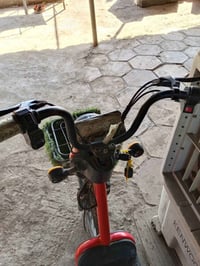 درجة شحن • نضيفه • ٤ بطاريات