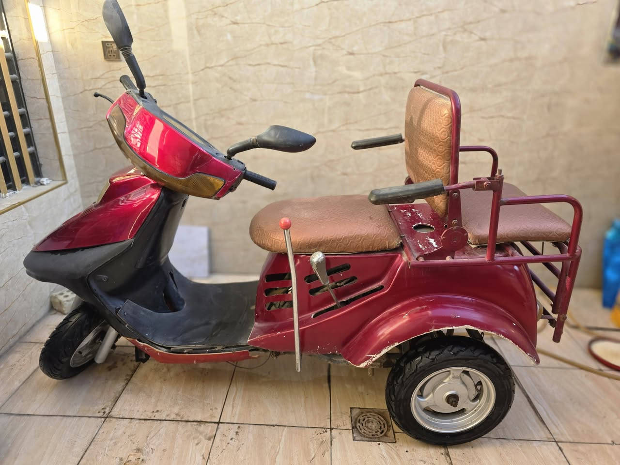 السلام عليكم
دراجة معوقين بنزين للبيع.
العنوان بغداد مدينة الصدر 
للاستفسار والسعر اتصل على ***********
