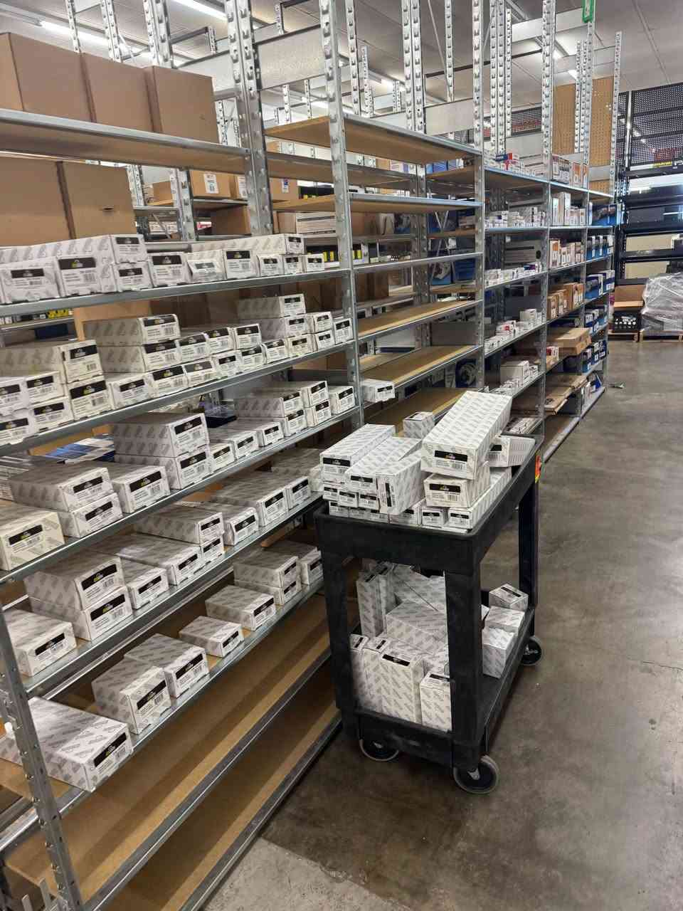 السلام عليكم تتوفر لدينا كل قطع غيار فولكس من شركة كار كويست الأمريكية واكن بكل أنواعها وموديلاتها شرط جديد وبالكارتون  للبيع جملة ومفرد


**إذا كنت صاحب هذا الإعلان وتريد حذفه لأي سبب، رجاءا أرسل رسالة إلى الدعم الفني**