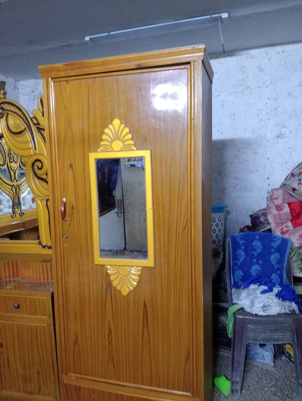 السلام عليكم غرفه اخشاب نقص كنتور للبيع مكان بغداد هذا رقمي يتوفر واتساب ***********
