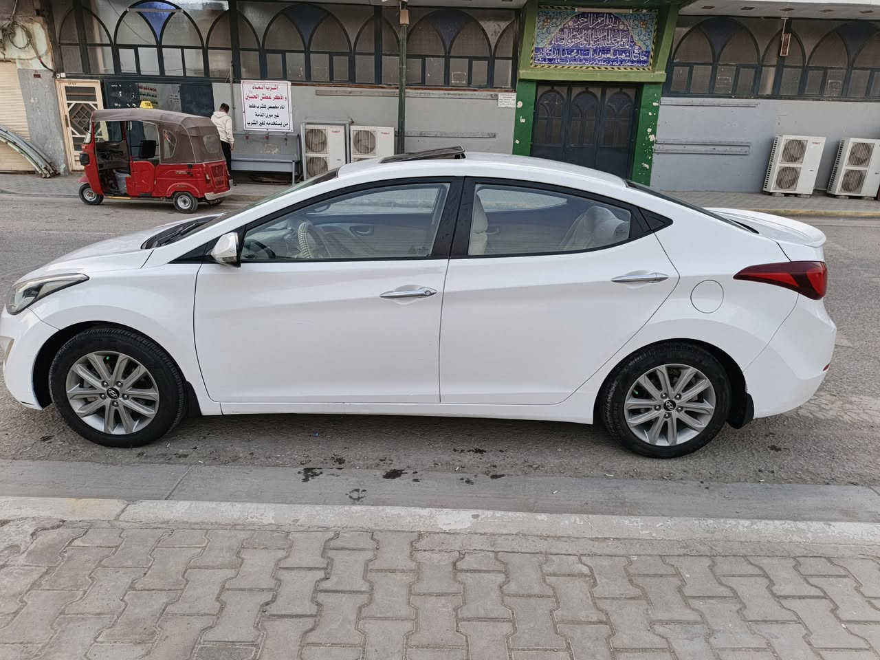 سلام عليكم النترا خليجي مديل 14 شكل ال16 مكينه 1800دوش رقم كربلاء إنكليزي سنويه بسمي ل2031 هزه جديده سنويه جديده السياره كفاله ما عده صبغ بلبنيد فقط بدون ضربه تخم تاير جديد حدايده جديده تبريد شغال مكاني كربلاء سعر 127 وبيه مجال حك الجيه رقم ***********
