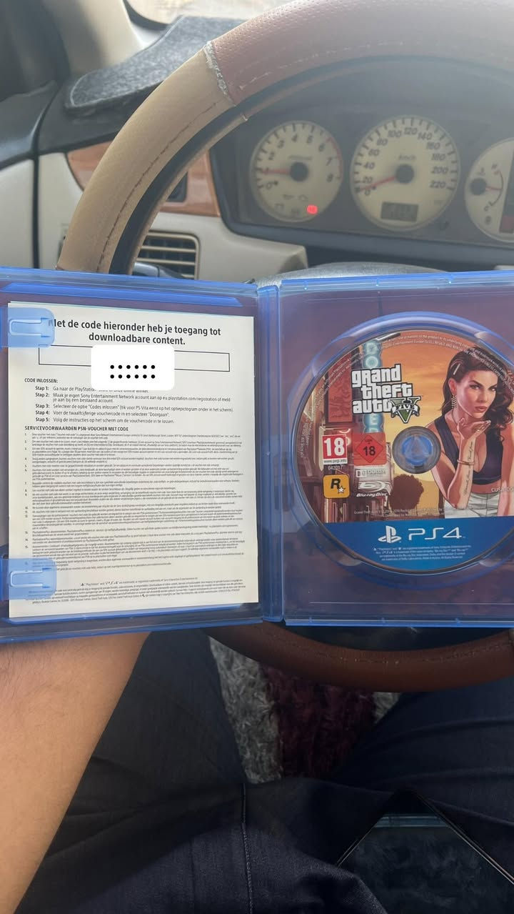 سلام عليكم
قرص GTA5 بلي 4 للبيع يوجد توصيل تفاصيل  ع الواتساب 
او ع الخاص 
***********
